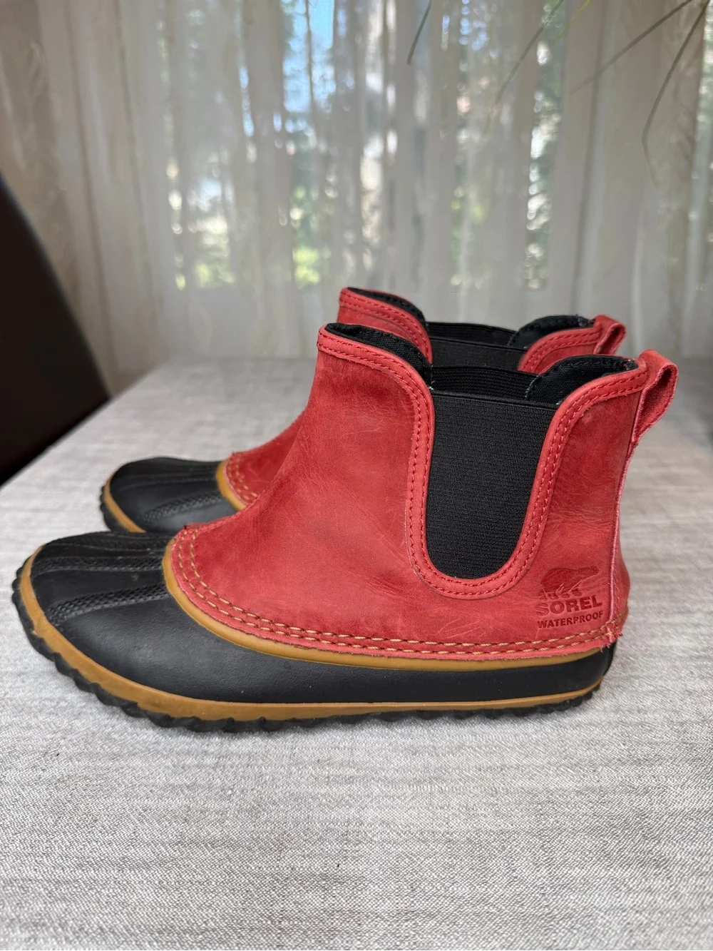 Sorel Out N About Chelsea Waterproof Duck Boots Red Leather US 6